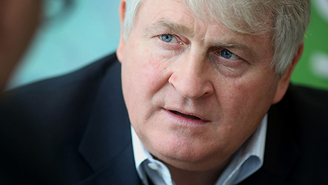 对于Digicel的Denis O’Brien，移动慈善事业=真正的财富